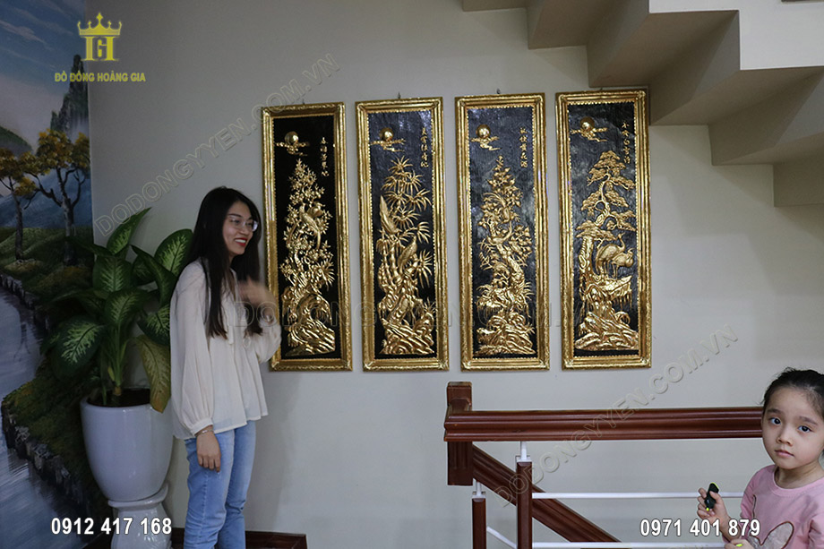 Tranh đồng tứ qu&yacute; mạ v&agrave;ng 24K hợp với gia chủ tuổi g&igrave;?